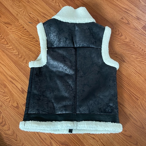 Joie Danay Faux Fur Vest - Picture 5 of 7